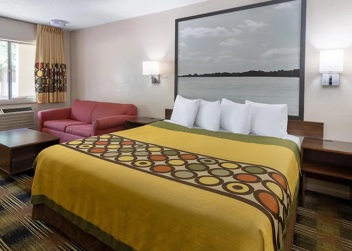 Super 8 by Wyndham Williamsburg/Historic Area