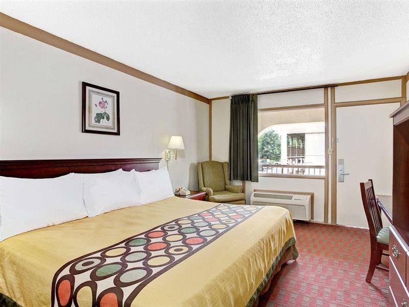 Super 8 By Wyndham Williamsburg/historic Area