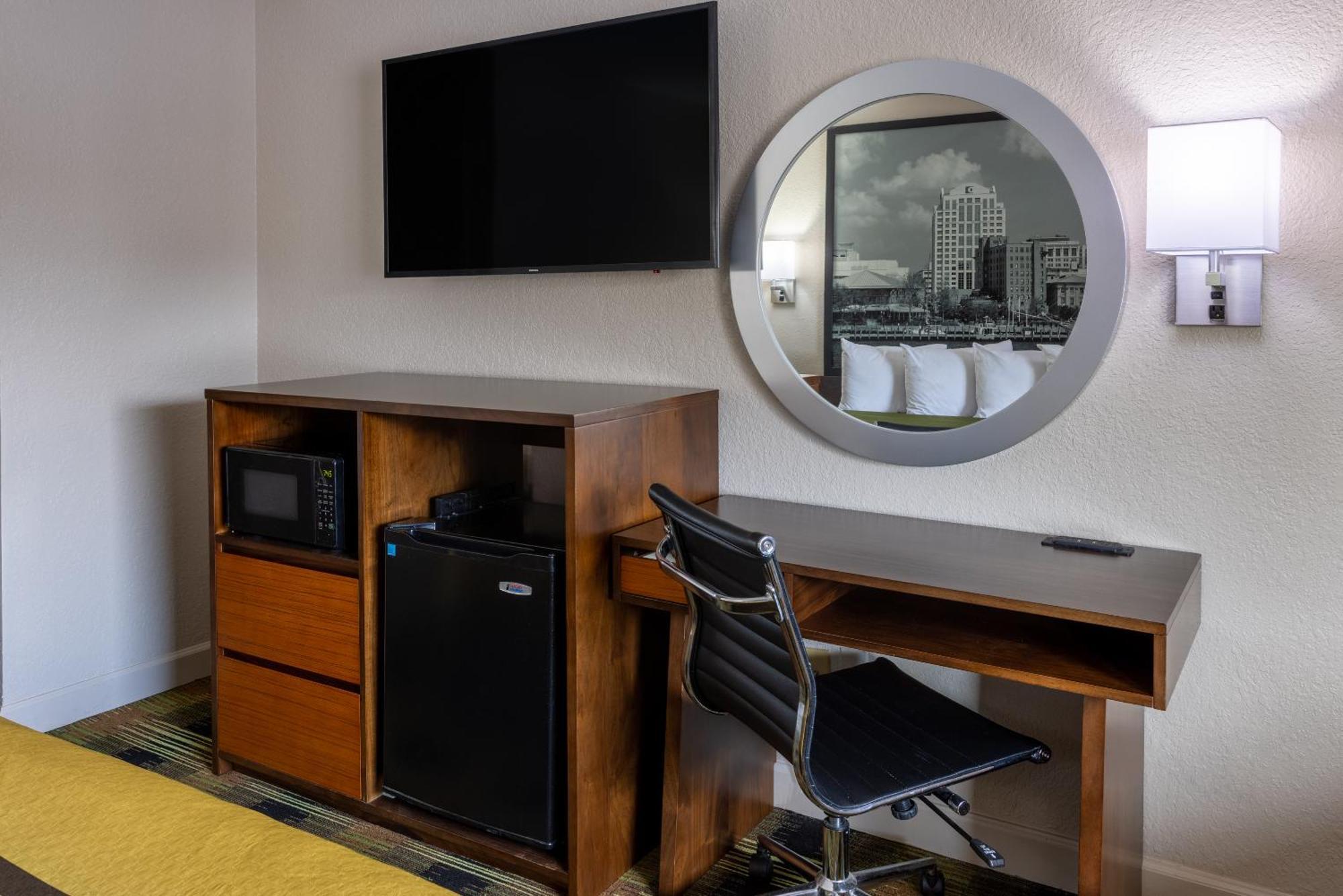 Hotel Super 8 By Wyndham Williamsburg/historic Area *