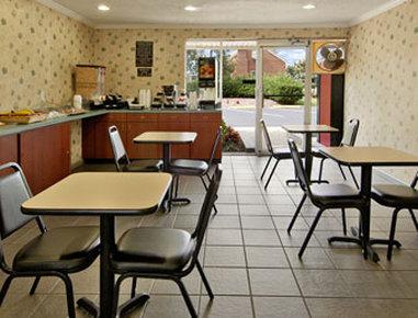 Hotel Super 8 By Wyndham Williamsburg/historic Area *