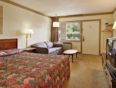 Super 8 By Wyndham Williamsburg/historic Area *